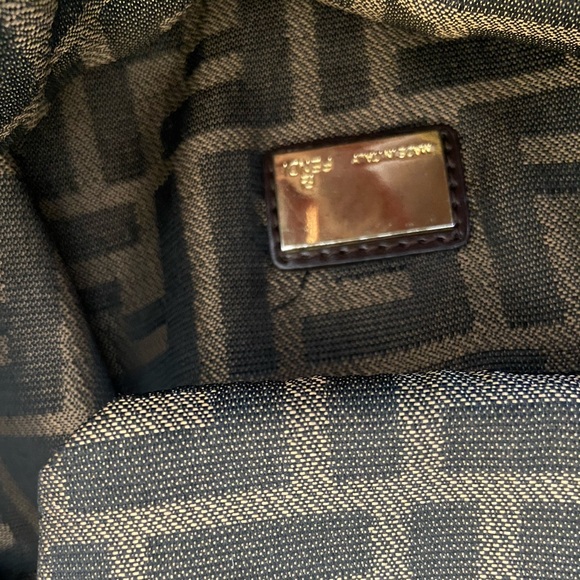 Authentic FENDI handbag - Picture 4 of 14
